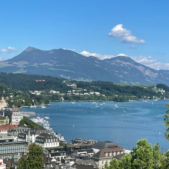 Meet your Posher, Jal - Picture 4 of 14